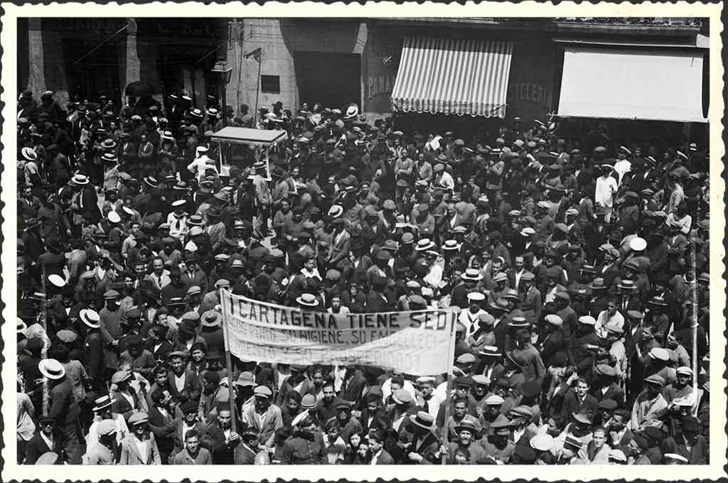 MANIFESTACIÓN EN CARTAGENA. 14-6-1930