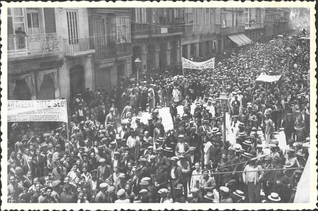 MANIFESTACIÓN EN CARTAGENA. 14-6-1930